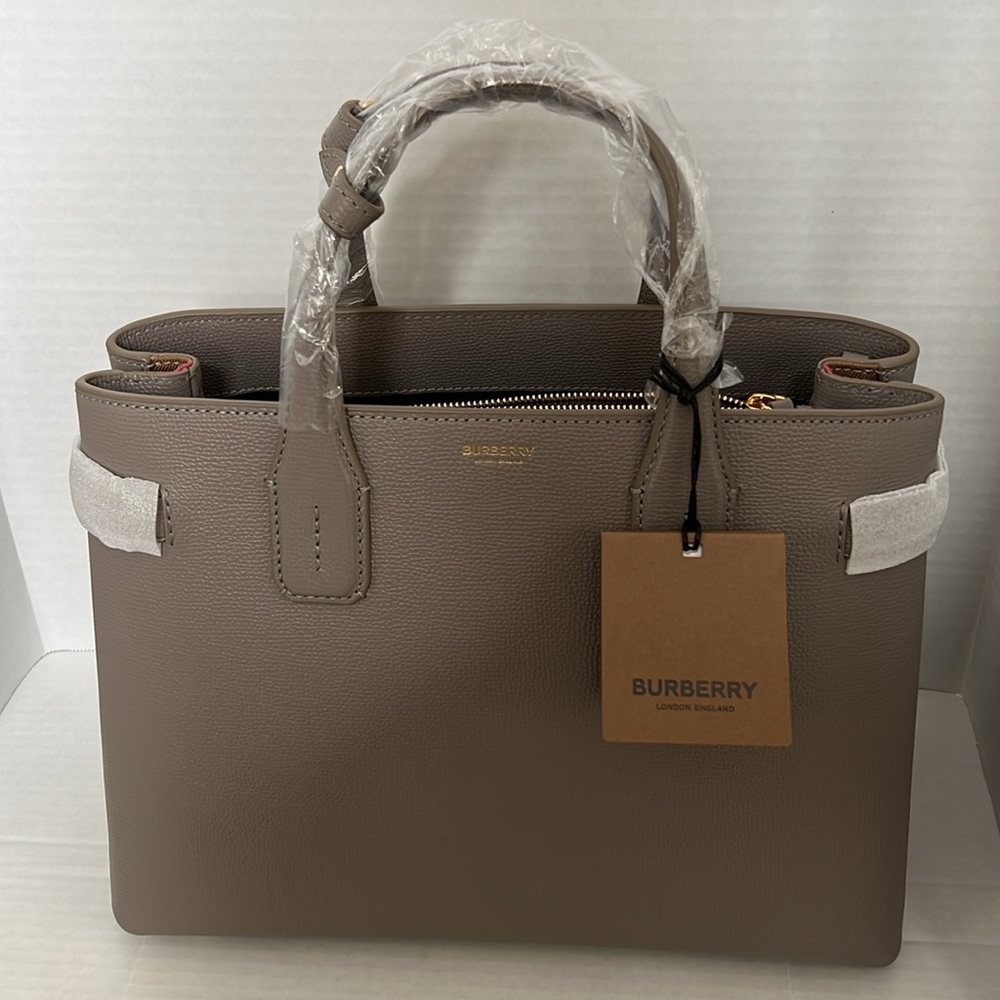Burberry Medium Banner House Check Leather Tote Bag - Picture 4 of 11